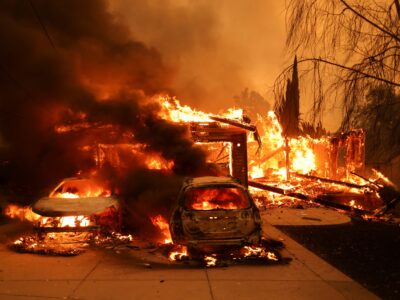 A,Devastating,Wildfire,Fueled,By,Powerful,Winds,Engulfs,Vehicles,And